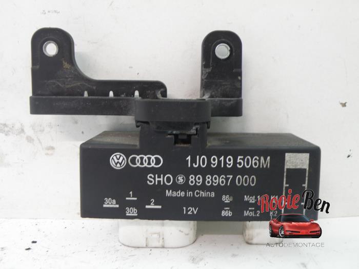 Cooling fin relay from a Volkswagen Up! (121) 1.0 12V 75 2012