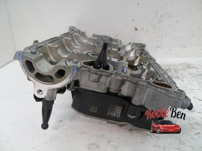 Ventildeckel van een Audi A4 Avant (B9) 2.0 35 TFSI Mild Hybrid 16V 2018