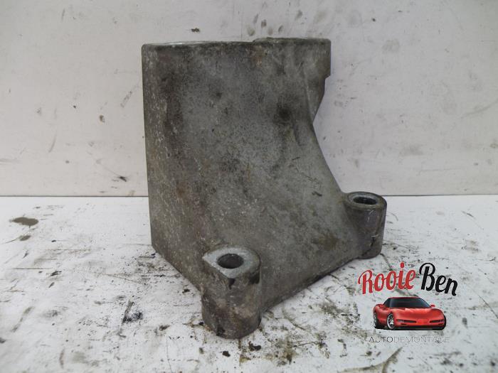 Used Engine mount Chrysler 300 C 2.7 V6 24V Price € 25,00 Margin scheme offered by Rooie Ben autodemontage