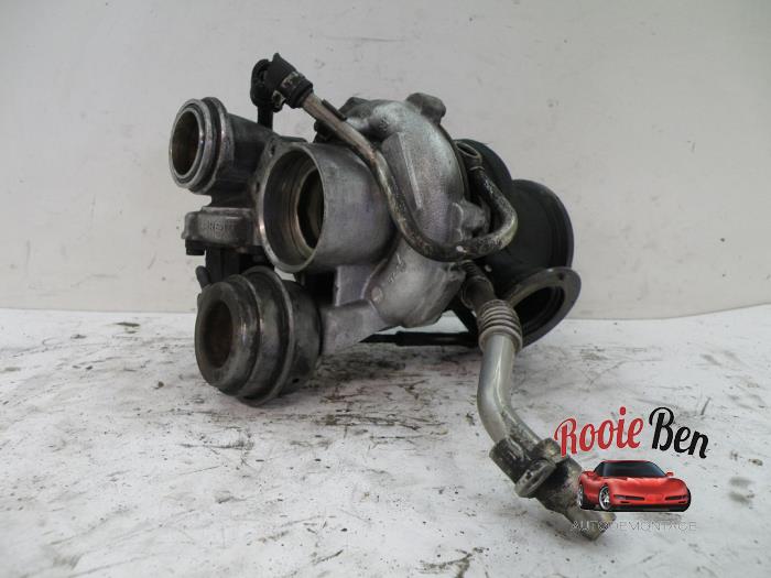 Usagé Turbo BMW 5 serie (F10) 550i V8 32V TwinPower Turbo Prix € 300,00 Règlement à la marge proposé par Rooie Ben autodemontage