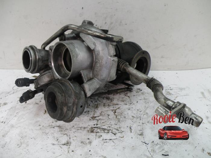 Usagé Turbo BMW 5 serie (F10) 550i V8 32V TwinPower Turbo Prix € 300,00 Règlement à la marge proposé par Rooie Ben autodemontage