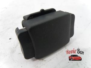 Used Glovebox lock Dodge Ram 3500 (BR/BE) 5.2 1500 4x2 Kat. Price on request offered by Rooie Ben autodemontage