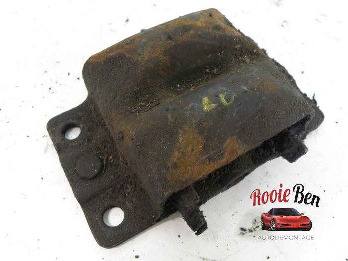 Usagé Support moteur Chevrolet Chevy/Sportsvan G20 Standard Cargo 6.2 V8 Diesel Prix € 25,00 Règlement à la marge proposé par Rooie Ben autodemontage