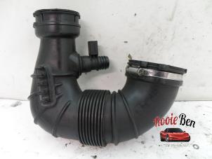 Used Air intake hose Mercedes E (W212) E-220 CDI 16V BlueEfficiency Price on request offered by Rooie Ben autodemontage