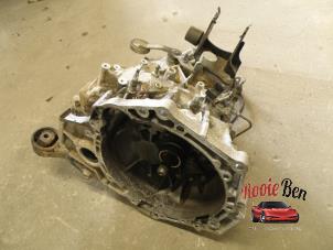 Used Gearbox Toyota Urban Cruiser 1.33 Dual VVT-I 16V 2WD Price on request offered by Rooie Ben autodemontage