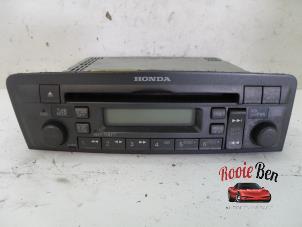 Used Radio CD player Honda Civic (EP/EU) 2.0 16V Type-R Price on request offered by Rooie Ben autodemontage