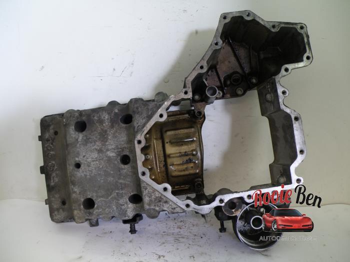 Sump from a BMW 5 serie (F10) 550i V8 32V TwinPower Turbo 2010