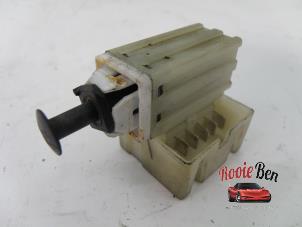 Used Brake light switch Jeep Grand Cherokee (WG/WJ) 2.7 CRD 20V Price on request offered by Rooie Ben autodemontage