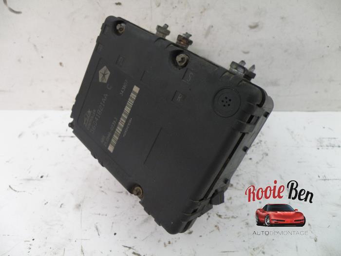 Begagnade ABS-pump Jeep Grand Cherokee (WG/WJ) 2.7 CRD 20V Pris € 50,00 Marginaltabell erbjuds av Rooie Ben autodemontage