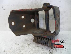 Used Front door hinge, right Chevrolet Camaro 5.7 4BBL. Price on request offered by Rooie Ben autodemontage