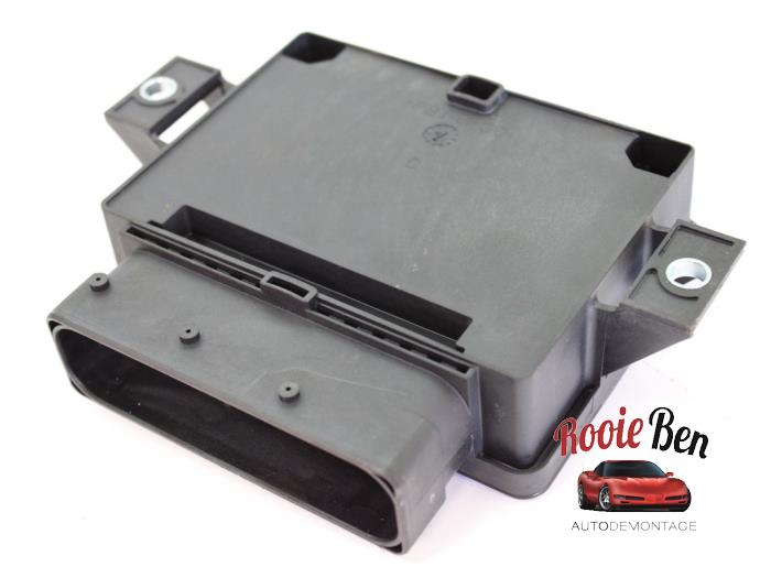 Parking brake module from a Renault Clio V (RJAB) 1.0 TCe 100 12V 2020