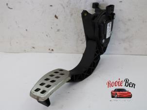 Used Accelerator pedal Renault Clio V (RJAB) 1.0 TCe 100 12V Price on request offered by Rooie Ben autodemontage