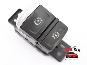 Used Parking brake switch Renault Clio V (RJAB) 1.0 TCe 100 12V Price on request offered by Rooie Ben autodemontage