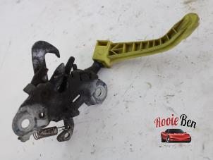 Used Bonnet lock mechanism Citroen Berlingo 1.6 Hdi 75 Price on request offered by Rooie Ben autodemontage