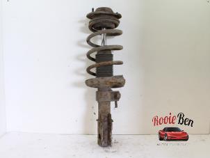 Used Front shock absorber rod, left Chevrolet HHR 2.4 16V Price on request offered by Rooie Ben autodemontage