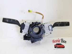 Używane Przelacznik Combi kolumny kierownicy Mazda 3 Sport (BL14/BLA4/BLB4) 1.6i MZR 16V Cena na żądanie oferowane przez Rooie Ben autodemontage