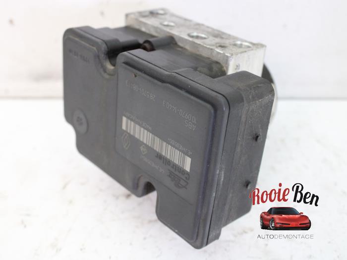 Begagnade ABS-pump Renault Twingo II (CN) 1.5 dCi 90 FAP Pris € 50,00 Marginaltabell erbjuds av Rooie Ben autodemontage