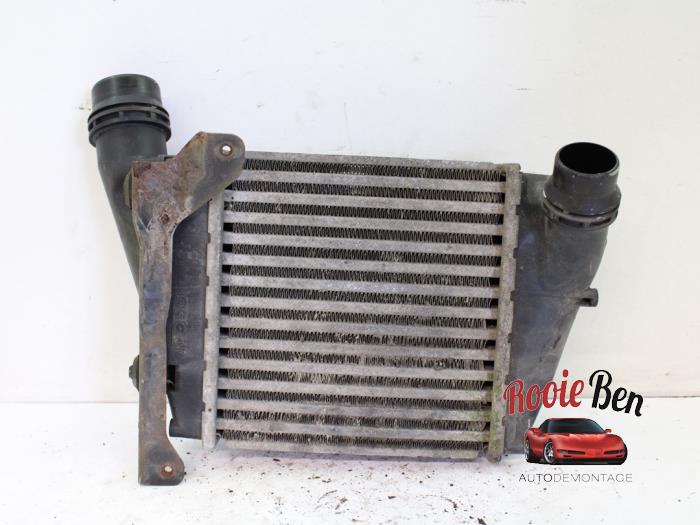 Usados Intercooler Renault Twingo II (CN) 1.5 dCi 90 FAP Precio € 50,00 Norma de margen ofrecido por Rooie Ben autodemontage