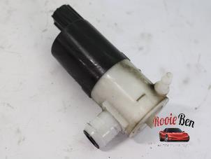 Gebrauchte Scheibensprüherpumpe vorne Dodge Ram 3500 Standard Cab (DR/DH/D1/DC/DM) 4.7 V8 1500 4x2 Preis € 12,50 Margenregelung angeboten von Rooie Ben autodemontage