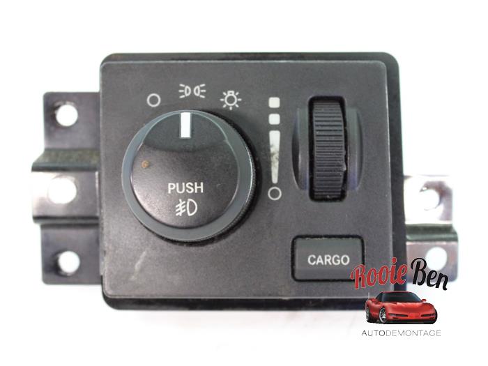 Interruptor de luz de un Dodge Ram 3500 Standard Cab (DR/DH/D1/DC/DM) 4.7 V8 1500 4x2 2007