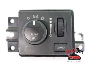 Usados Interruptor de luz Dodge Ram 3500 Standard Cab (DR/DH/D1/DC/DM) 4.7 V8 1500 4x2 Precio de solicitud ofrecido por Rooie Ben autodemontage