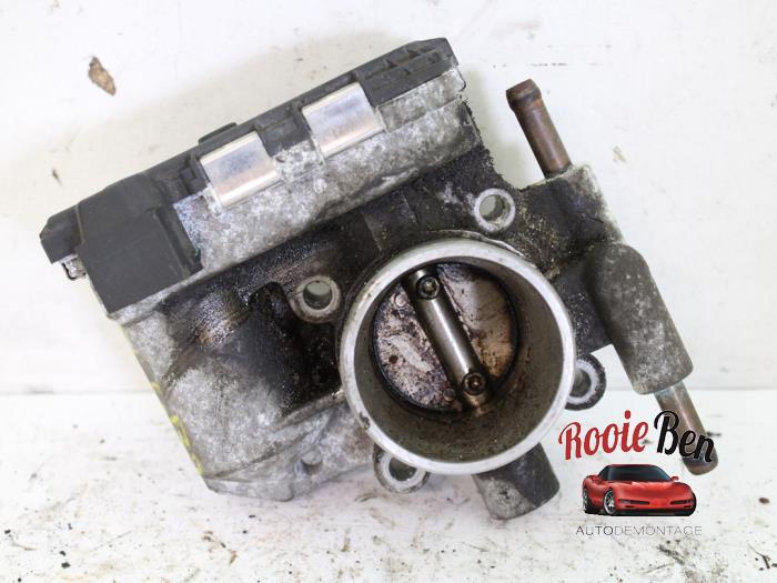 Usagé Boitier papillon Opel Tigra Twin Top 1.4 16V Prix € 40,00 Règlement à la marge proposé par Rooie Ben autodemontage