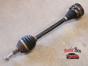 Used Front drive shaft, left Volkswagen Golf VII (AUA) 1.2 TSI 16V Price on request offered by Rooie Ben autodemontage