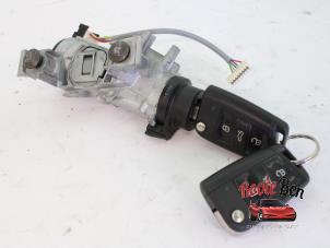 Used Ignition lock + key Volkswagen Golf VII (AUA) 1.2 TSI 16V Price on request offered by Rooie Ben autodemontage