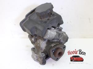 Used Power steering pump Mercedes S (W220) 3.2 S-320 CDI Price on request offered by Rooie Ben autodemontage