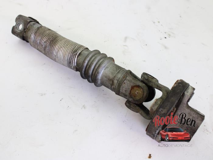 Usados Junta universal eje T Mercedes S (W220) 3.2 S-320 CDI Precio € 50,00 Norma de margen ofrecido por Rooie Ben autodemontage