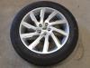 Wheel + tyre from a Land Rover Freelander II 2.2 tD4 16V 2012