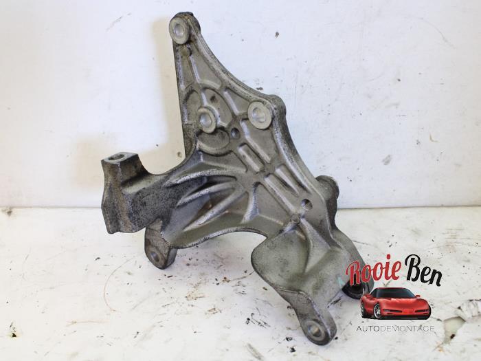 Usagé Support dynamo bas Chevrolet Equinox 3.4 V6 4x4 Prix € 50,00 Règlement à la marge proposé par Rooie Ben autodemontage