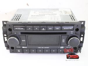Używane Radioodtwarzacz CD Chrysler PT Cruiser 1.6 16V Cena na żądanie oferowane przez Rooie Ben autodemontage