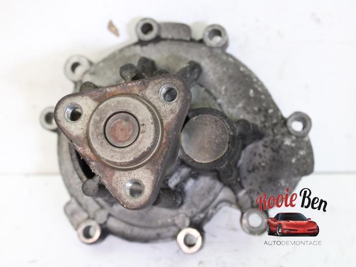 Usagé Pompe à eau Porsche Cayenne (9PA) 4.5 S V8 32V Prix sur demande proposé par Rooie Ben autodemontage
