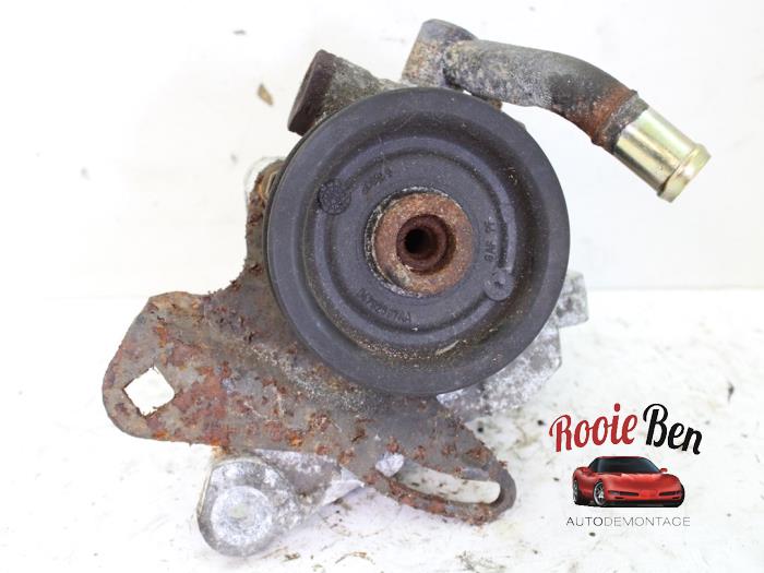Usagé Pompe direction assistée Chrysler Sebring (JR) 2.0 16V Prix € 50,00 Règlement à la marge proposé par Rooie Ben autodemontage