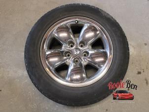 Begagnade Hjul + däck Dodge Ram 3500 Standard Cab (DR/DH/D1/DC/DM) 5.7 V8 Hemi 1500 4x4 Pris på förfrågan erbjuds av Rooie Ben autodemontage