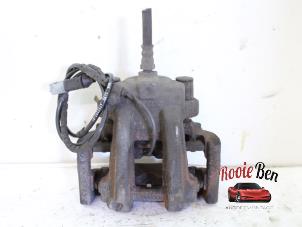 Used Rear brake calliper, right BMW 3 serie (F30) 320d 2.0 16V Price on request offered by Rooie Ben autodemontage