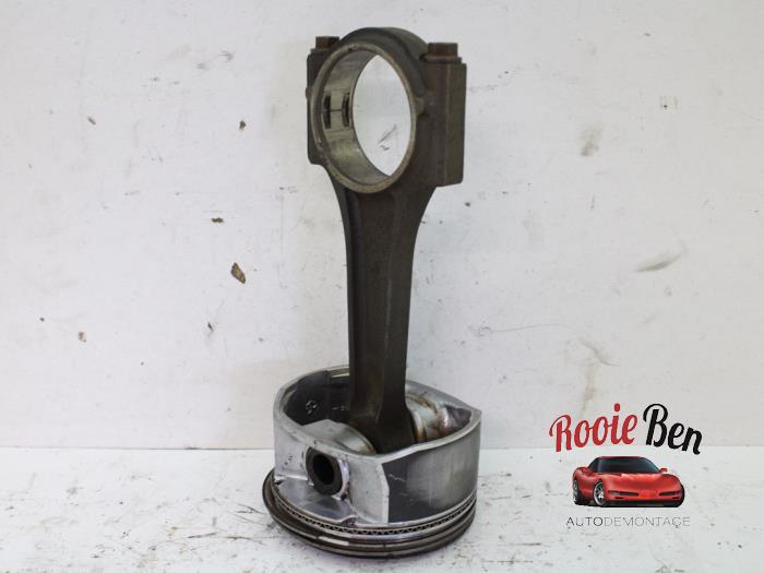 Usados Pistón Dodge Ram 3500 Standard Cab (DR/DH/D1/DC/DM) 5.7 V8 Hemi 2500 4x4 Crew Cab Precio € 25,00 Norma de margen ofrecido por Rooie Ben autodemontage