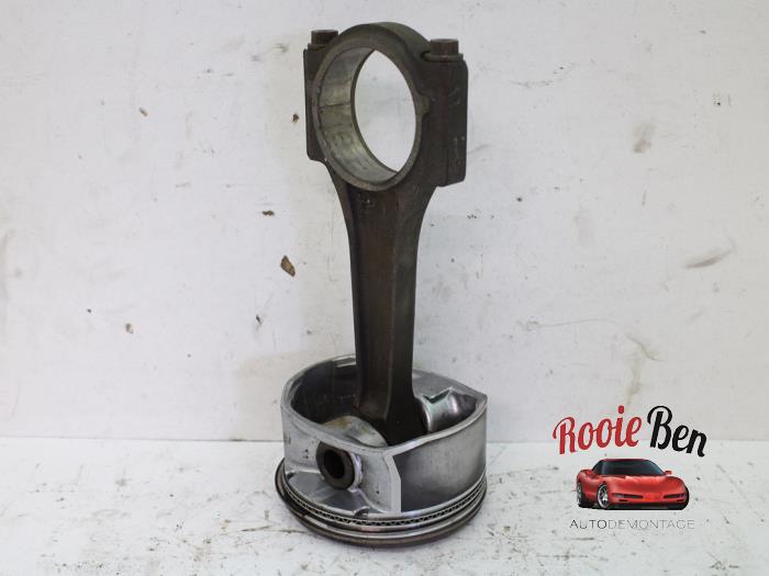 Usados Pistón Dodge Ram 3500 Standard Cab (DR/DH/D1/DC/DM) 5.7 V8 Hemi 2500 4x4 Crew Cab Precio € 25,00 Norma de margen ofrecido por Rooie Ben autodemontage