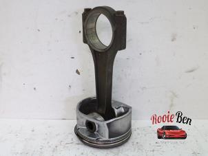 Gebrauchte Kolben Dodge Ram 3500 Standard Cab (DR/DH/D1/DC/DM) 5.7 V8 Hemi 2500 4x4 Crew Cab Preis auf Anfrage angeboten von Rooie Ben autodemontage