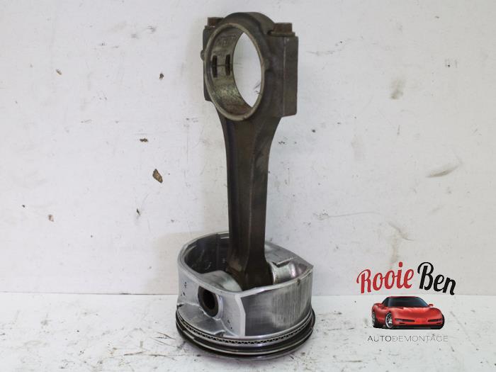 Używane Tlok Dodge Ram 3500 Standard Cab (DR/DH/D1/DC/DM) 5.7 V8 Hemi 2500 4x4 Crew Cab Cena € 25,00 Procedura marży oferowane przez Rooie Ben autodemontage