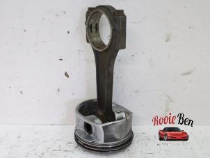 Gebrauchte Kolben Dodge Ram 3500 Standard Cab (DR/DH/D1/DC/DM) 5.7 V8 Hemi 2500 4x4 Crew Cab Preis auf Anfrage angeboten von Rooie Ben autodemontage
