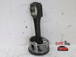Gebrauchte Kolben Dodge Ram 3500 Standard Cab (DR/DH/D1/DC/DM) 5.7 V8 Hemi 2500 4x4 Crew Cab Preis auf Anfrage angeboten von Rooie Ben autodemontage