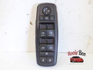 Usados Interruptor de ventanilla eléctrica Dodge 1500 Crew Cab (DS/DJ/D2) 5.7 Hemi V8 Precio de solicitud ofrecido por Rooie Ben autodemontage