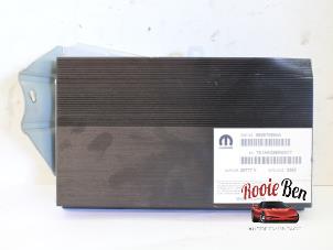 Usados Amplificador de radio Dodge 1500 Crew Cab (DS/DJ/D2) 5.7 Hemi V8 Precio de solicitud ofrecido por Rooie Ben autodemontage