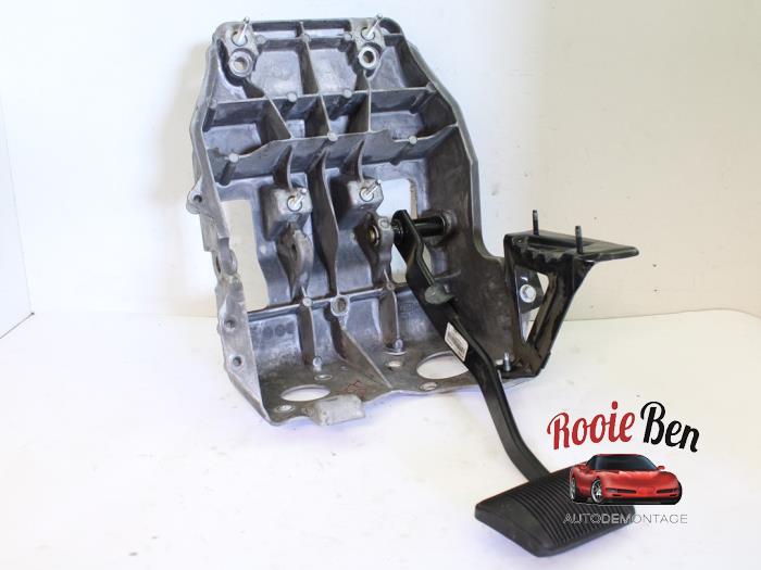 Używane Pedal hamulca Dodge 1500 Crew Cab (DS) 5.7 Hemi V8 Cena na żądanie oferowane przez Rooie Ben autodemontage