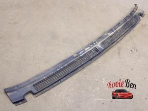 Used Cowl top grille Chevrolet Chevy/Sportsvan G20 6.2 V8 Diesel Price on request offered by Rooie Ben autodemontage
