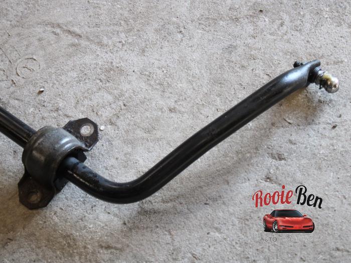 Front anti-roll bar from a BMW 3 serie Touring (F31) 320d 2.0 16V 2013