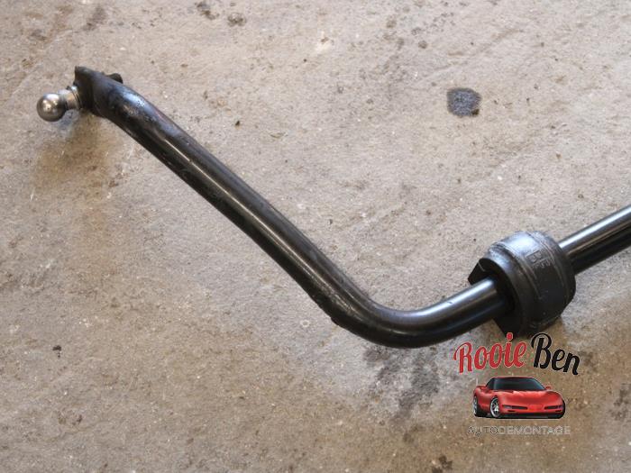 Front anti-roll bar from a BMW 3 serie Touring (F31) 320d 2.0 16V 2013