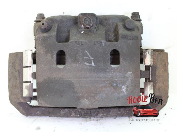 Usagé Etrier de frein avant gauche Dodge Ram 2500 (DR/DH/D1/DC/DM) 5.9 TDi V6 4x4 Prix sur demande proposé par Rooie Ben autodemontage